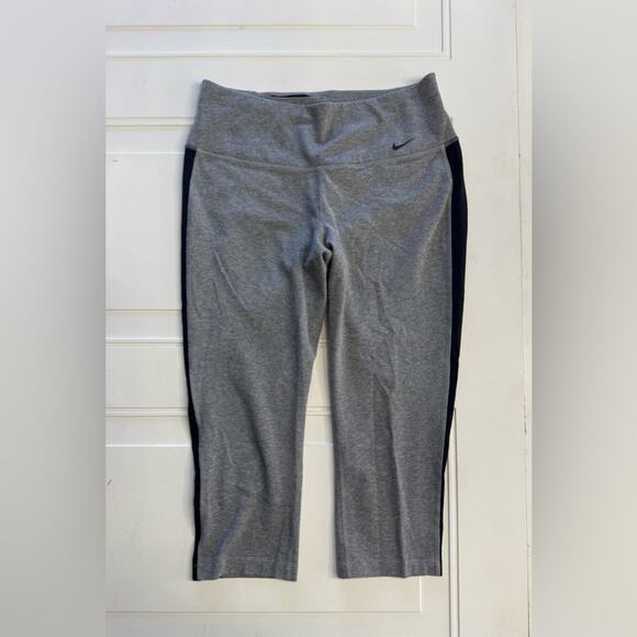 Nike Dri Fit Leggings Mid Rise Pocket Athletic Women Medium Gray Black Yoga Run - Picture 1 of 6